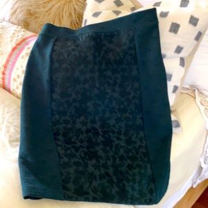 Anthropologie skit, like new!